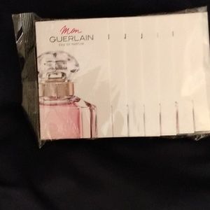 7 Sample size Mon guerlain